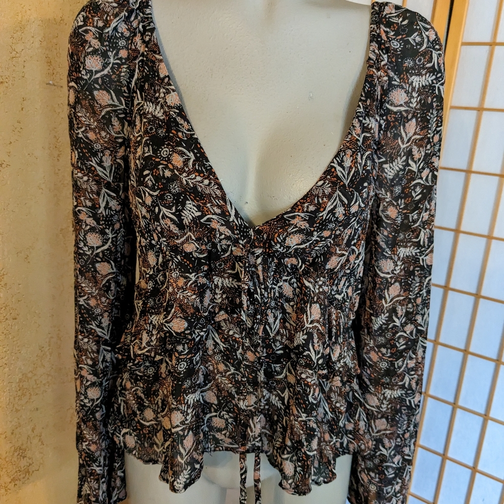 Free People bell sleeve top, small. FINAL PRICE DROP 💧💧💧💧💧